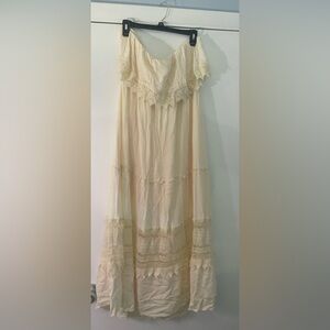 Forever21 plus size cream colored maxi dress. Size 2X.